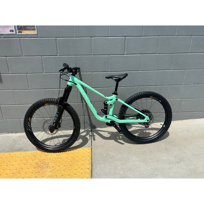 Liv Faith 24 Kids’ Mountain Bike, Blem